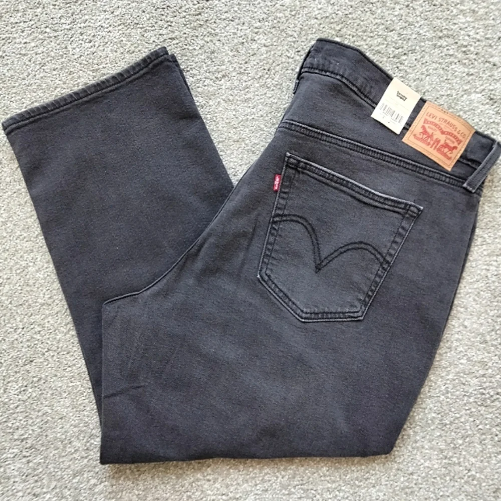 NWT 24W Levi's Wedgie Straight Distressed Jeans - Picture 3 of 14